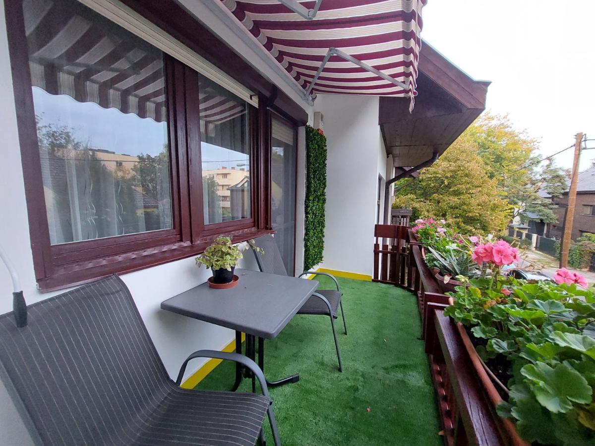 Summer House Emeleti Szoba Debrecen Eksteriør billede